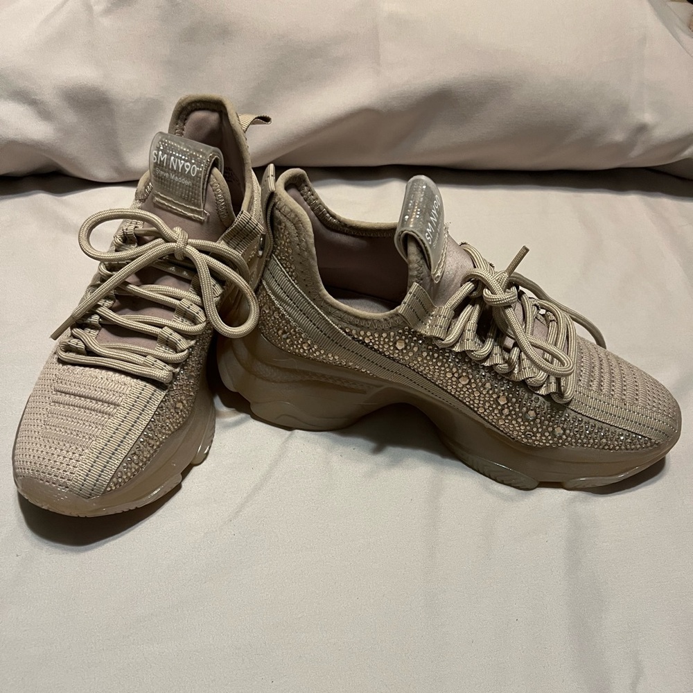 Steve Madden rhinestone máxima sneaker